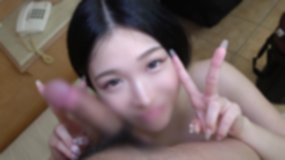 FC2-PPV-3998254 I컵 큰 가슴을 가진 전직 그라비아 여배우 아이리짱은 의학박사이다. 파이즈리를 한 후, 통통한 가슴을 흔들면서 사정을 하는 그녀는 너무 기분이 좋아 이성을 잃고 안에 질내사정한다.